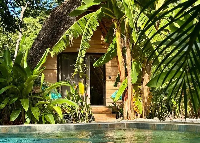 Cabinas De Lou Eco Tamarindo * Santa Rosa (Tamarindo)